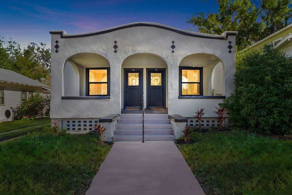 Charming 1-bedroom Home in Lakeland!