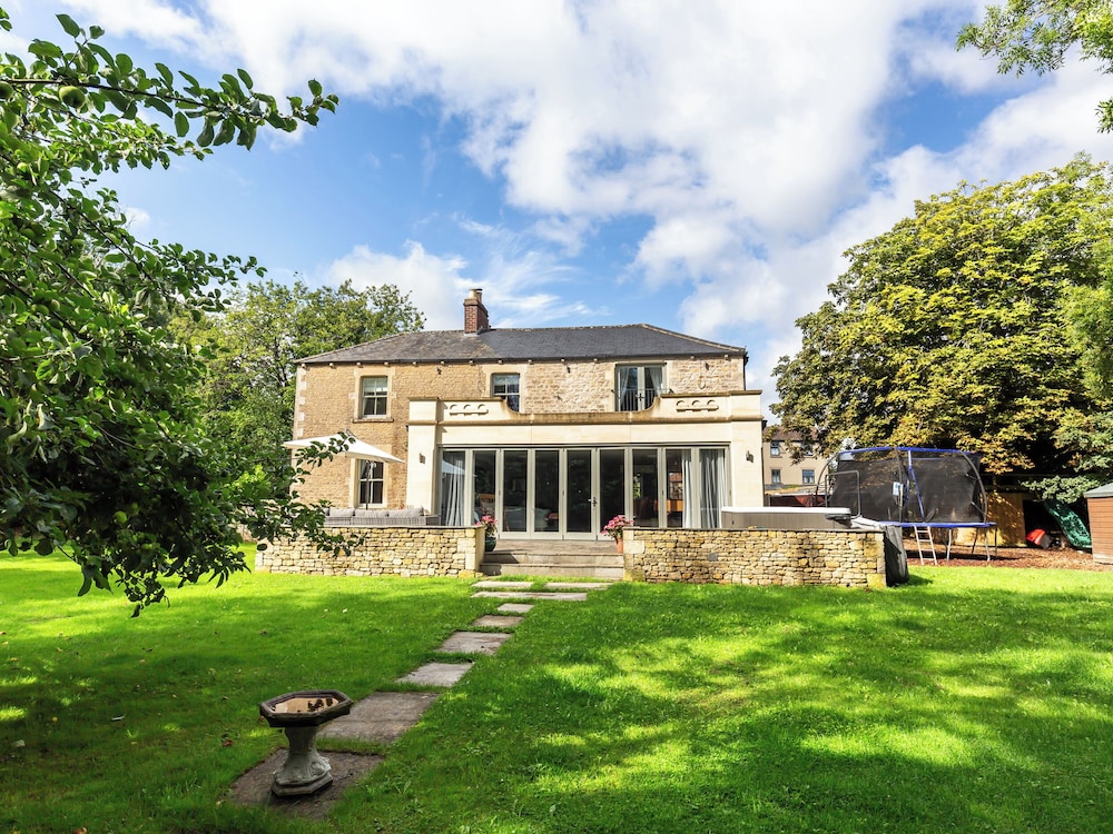 Vallis Oak Villa
