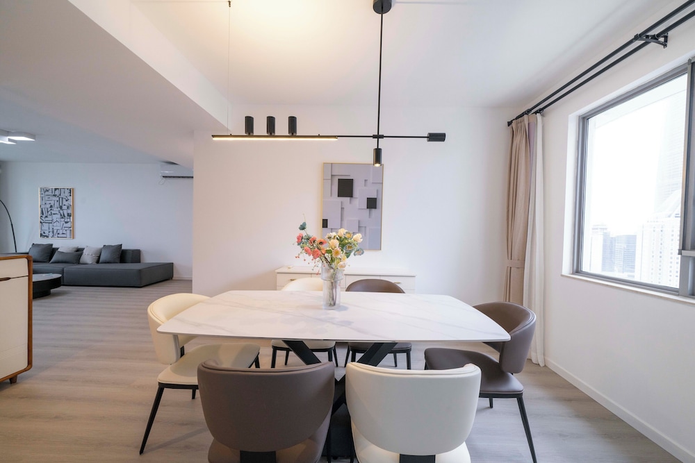 Tyms Spacious 3BR 2BA APT Laishi Di