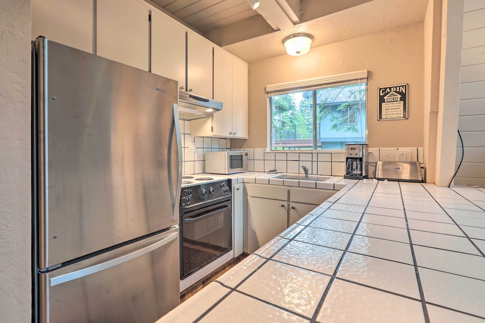 Carnelian Bay Home < 1 Mi to Tahoe Beaches - Property Image 17