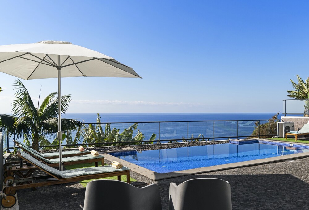 Grayci s House by Our Madeira