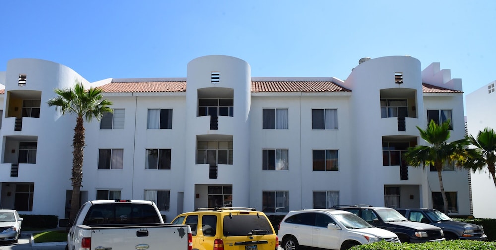 Peninsula 103 2 BR by Casago view 3