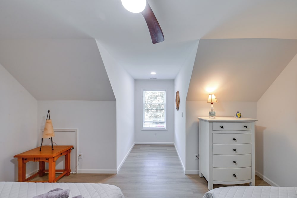 4 Mi to Rehoboth Beach: Cozy Coastal Apt!