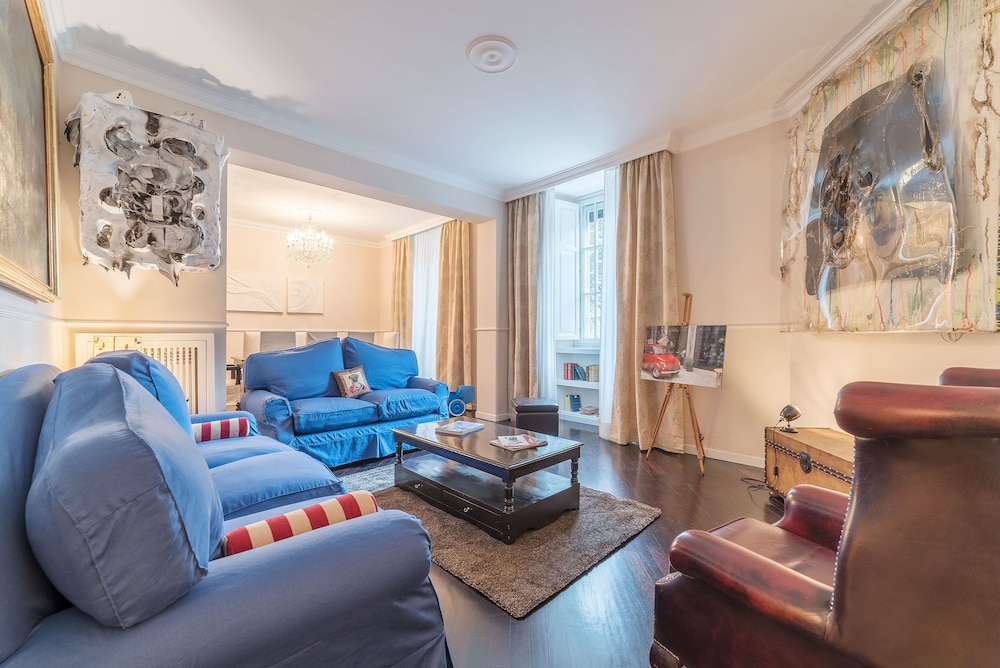 Mazzini Stylish 6 Pax Apartment