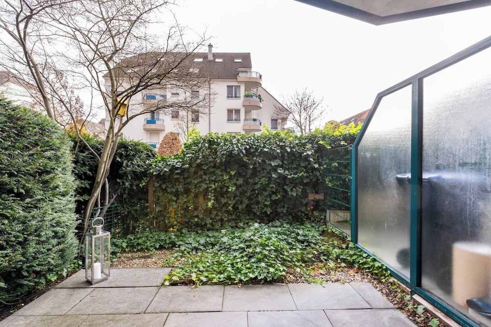 Exclusive Ludenberg Living in Stunning Area