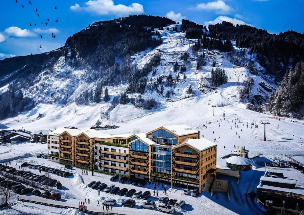Lovely Apartment With Mountain Views