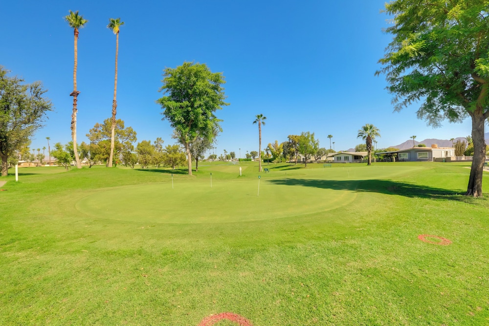 Golf & Swim: Country Club Condo in Palm Desert