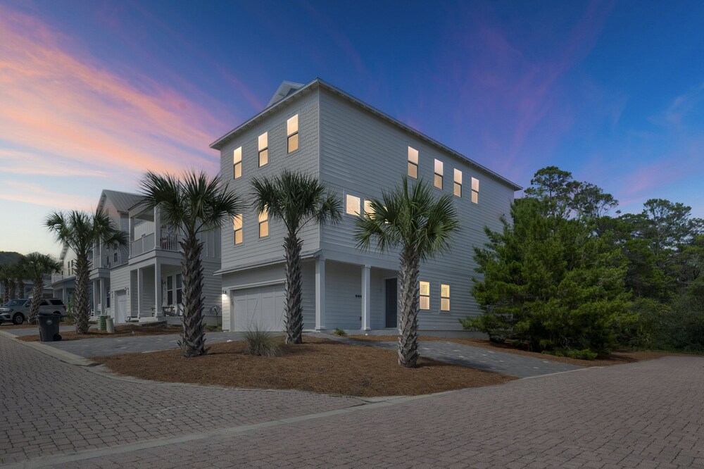 Pet Friendly Beach Retreat on 30a - Sleeps 14