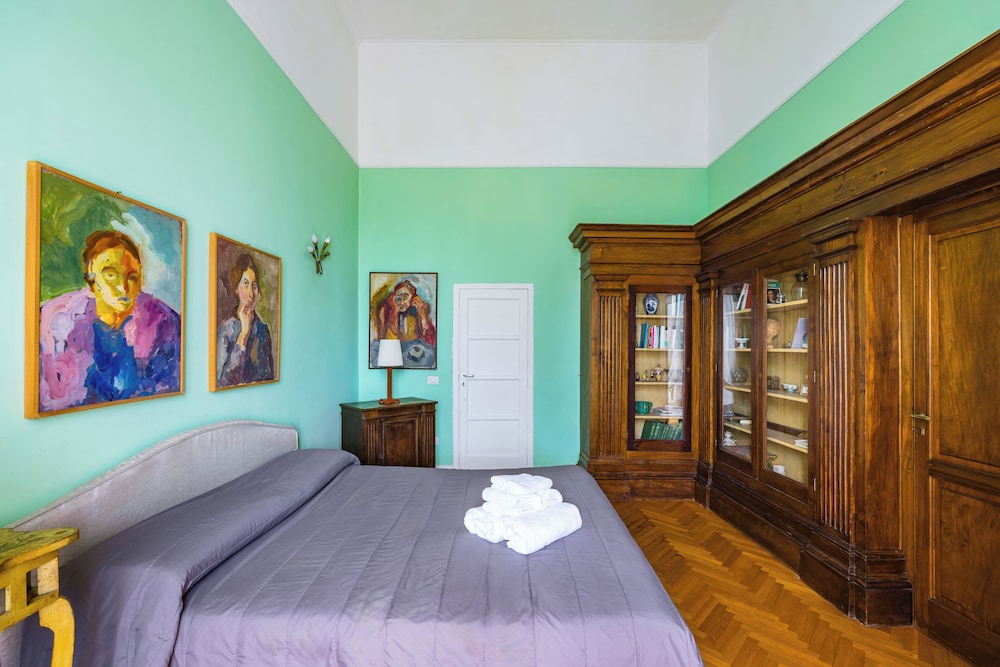 Cavour Art and Museum Flat by Napoliapartments
