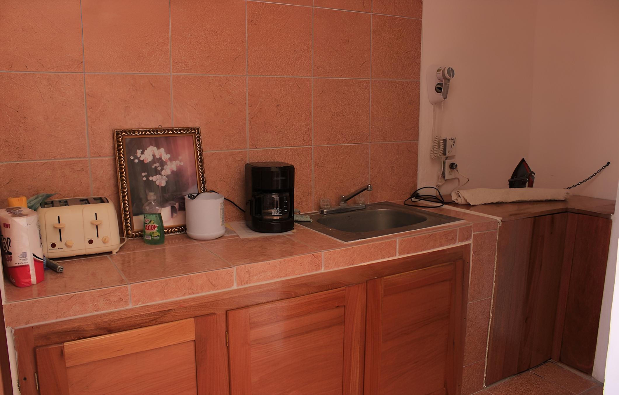 Bachelor Inn Hotel view 3