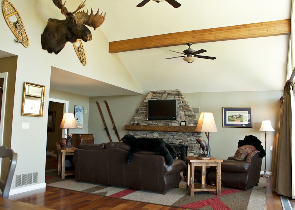 The Mountain Top Inn & Resort