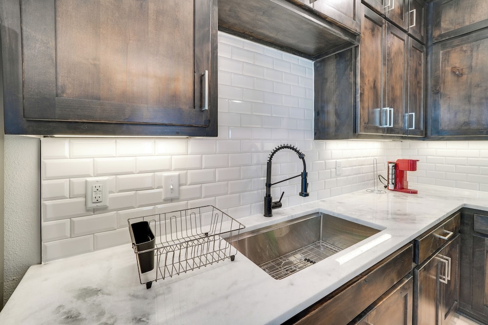 7 Mi to Afb: Central & Modern San Angelo Home