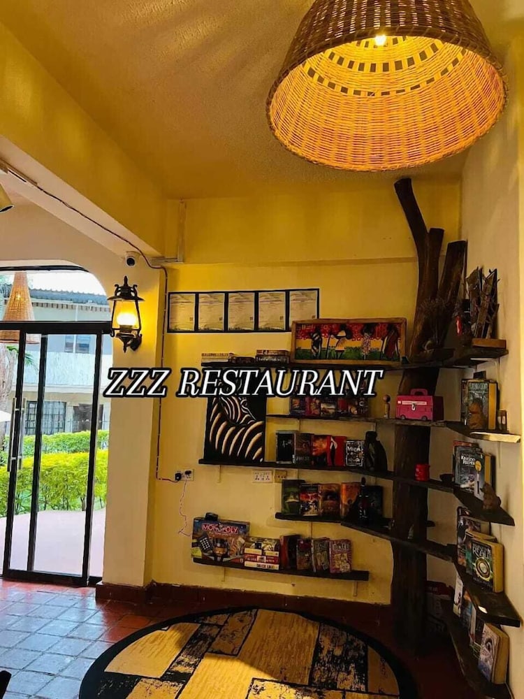 ZZZ Hostel & Restaurant