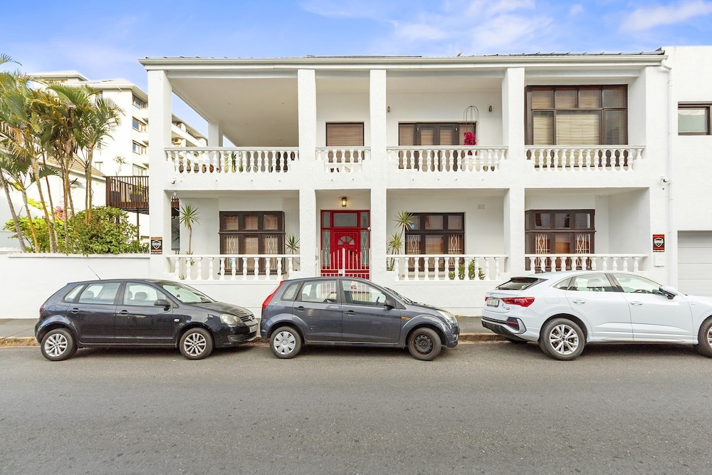 Villa 17 on Graham