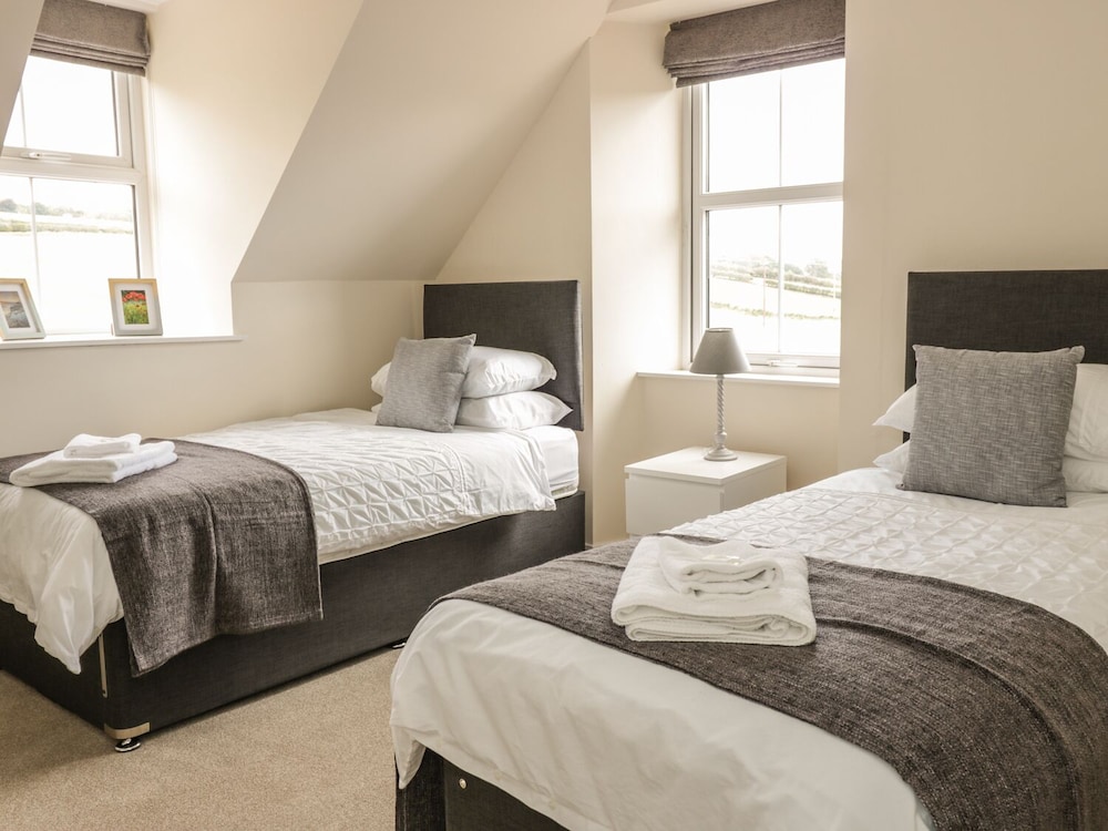 Bonjedward Mill Farm Cottage view 4