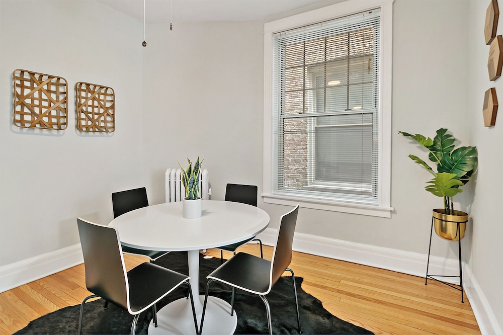 2BR in Prime Location - Grace 09-2