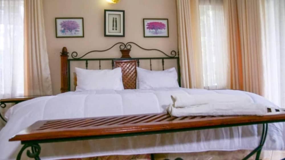 Legend Safari Lodge