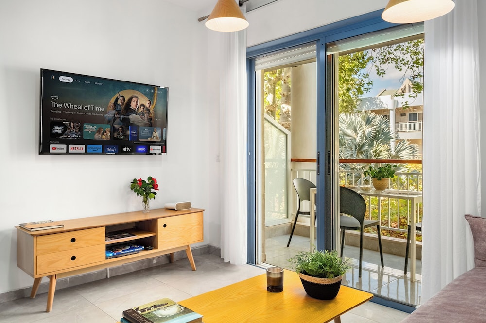 Royal Park Apt Resort by Sea N Rent