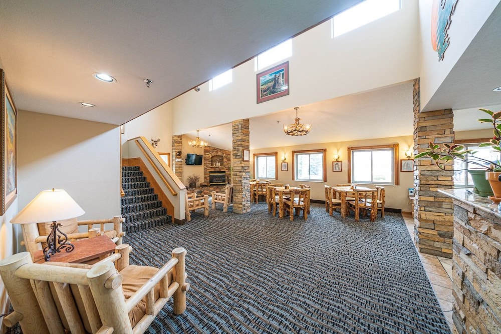 Alpine Inn & Suites view 5