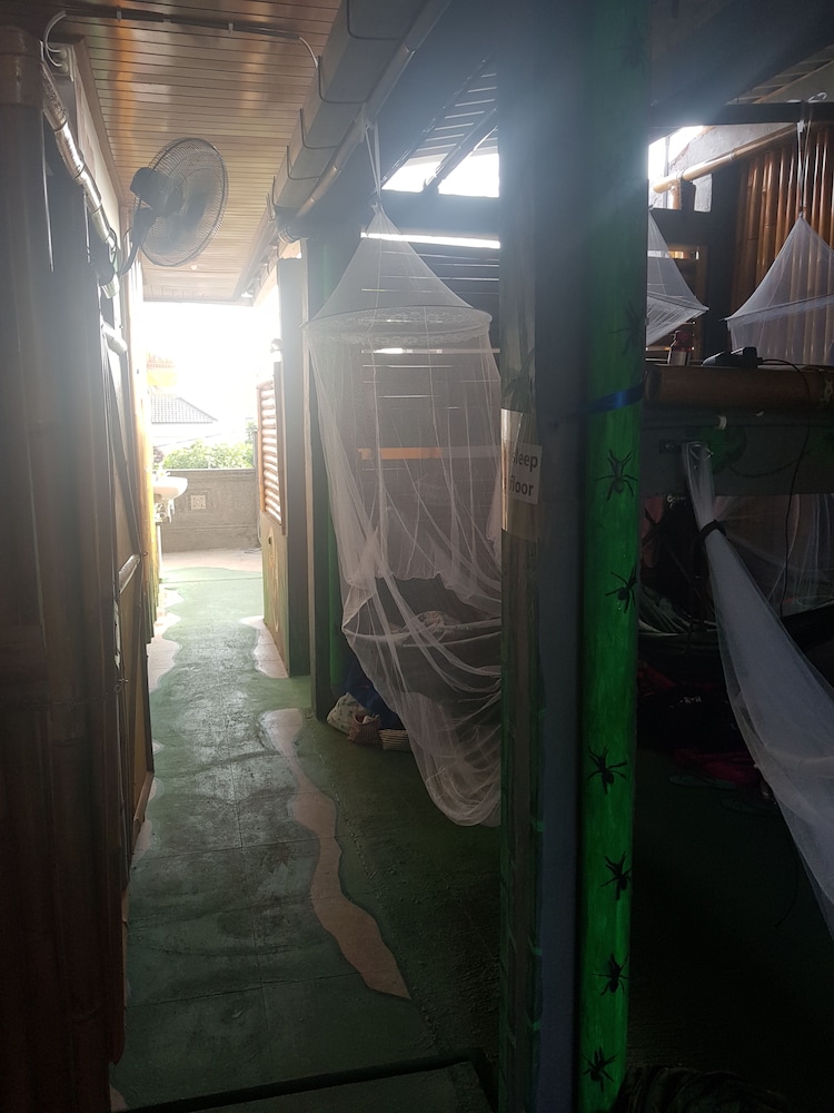 Twenty4Seven Bed & Breakfast - Hostel