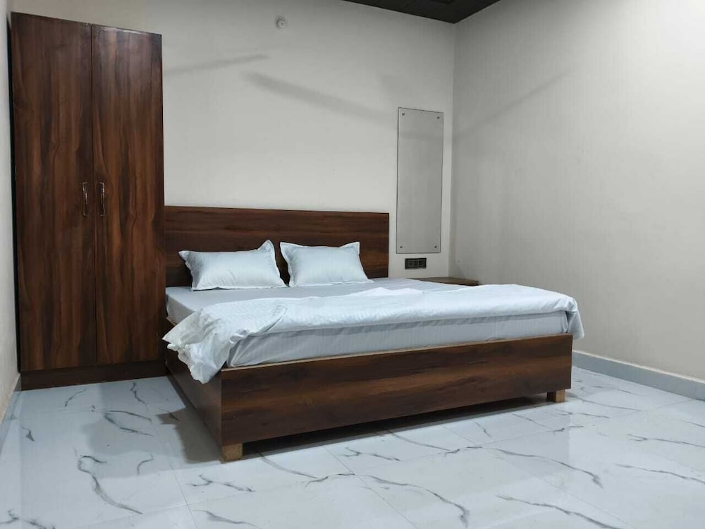 Krishna Residency By Vrindavan Stays
