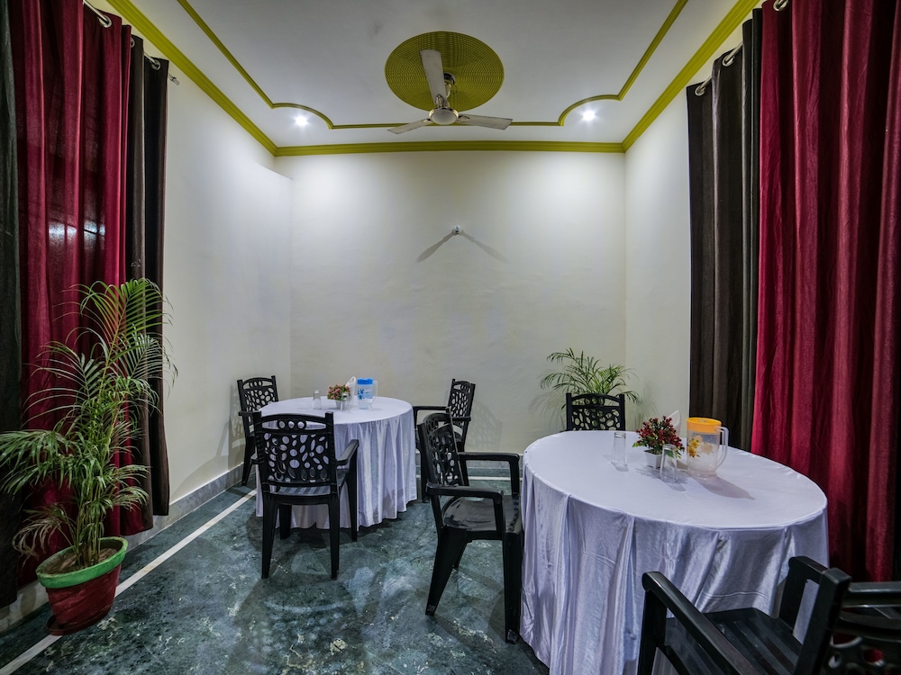 OYO 14246 Onella Rooms