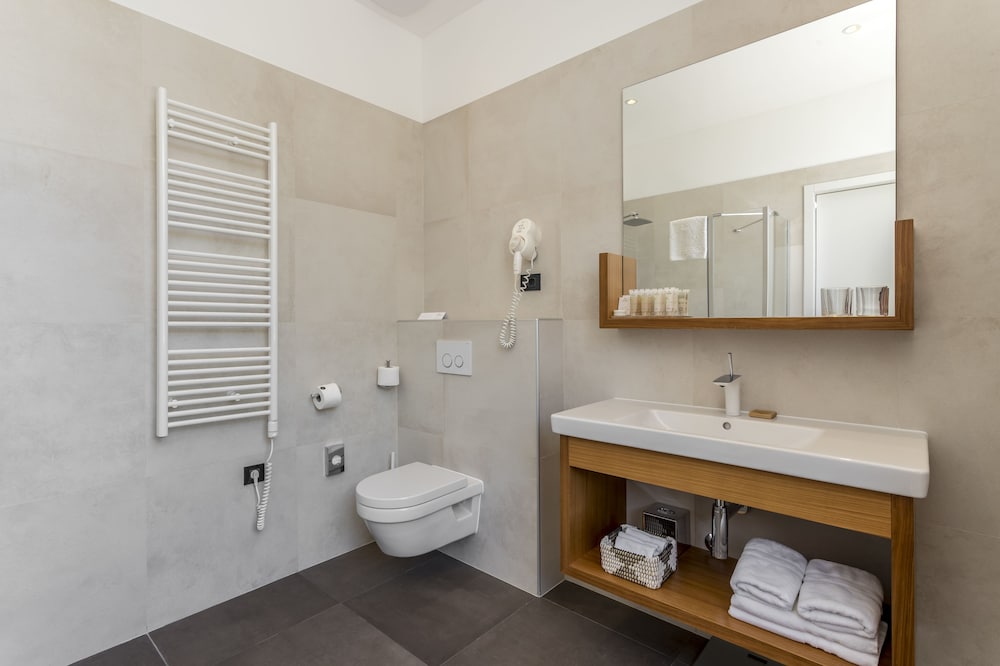 Cornaro Hotel 56