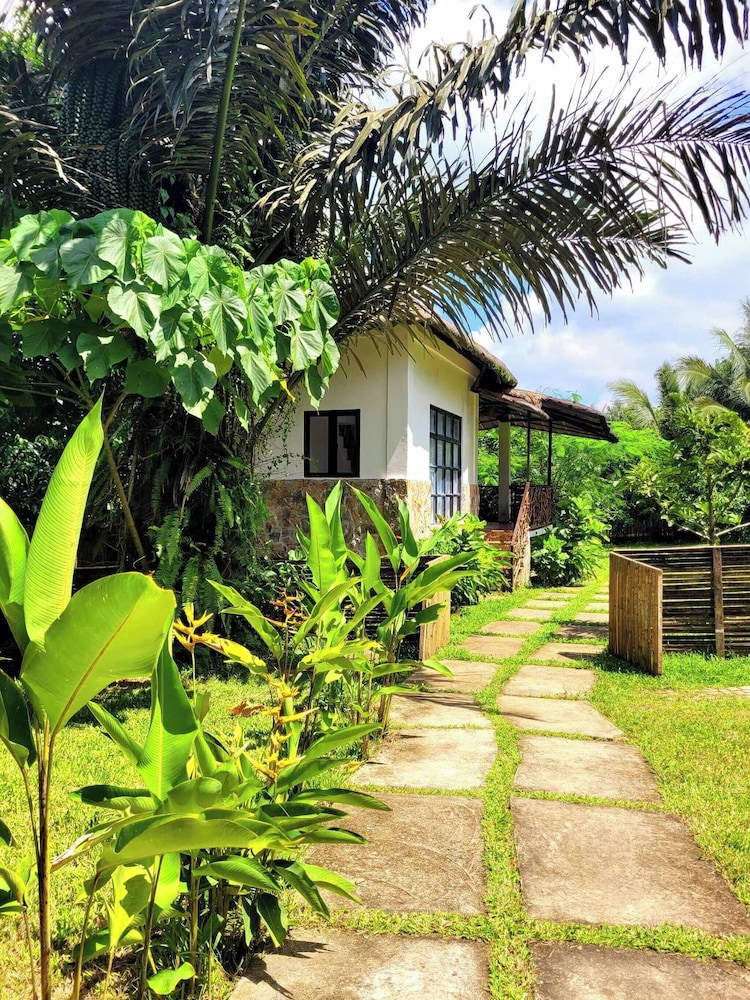 Modern Bahay Kubo Near Tagaytay - Casita Anahaw