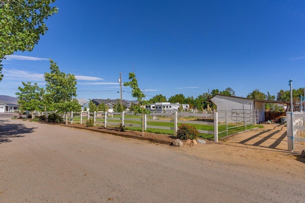 @ Marbella Lane - Eccentric 4BR Modern Ranch Home