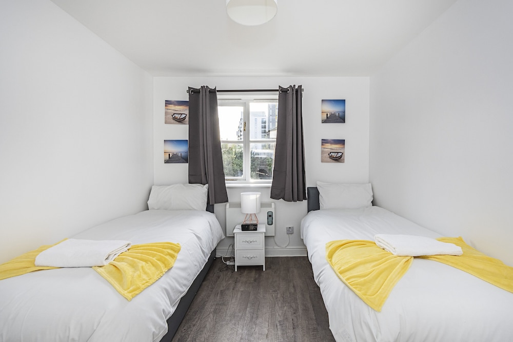 Modern 2 Bedroom Lewisham Apartment