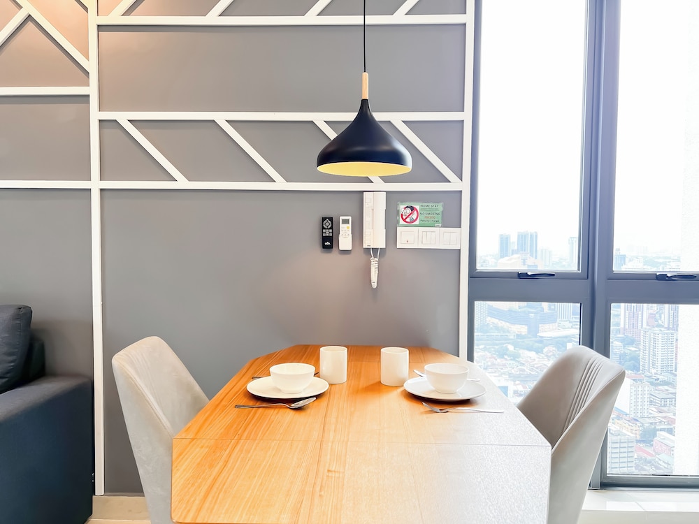 The Luxe by Manhattan Group