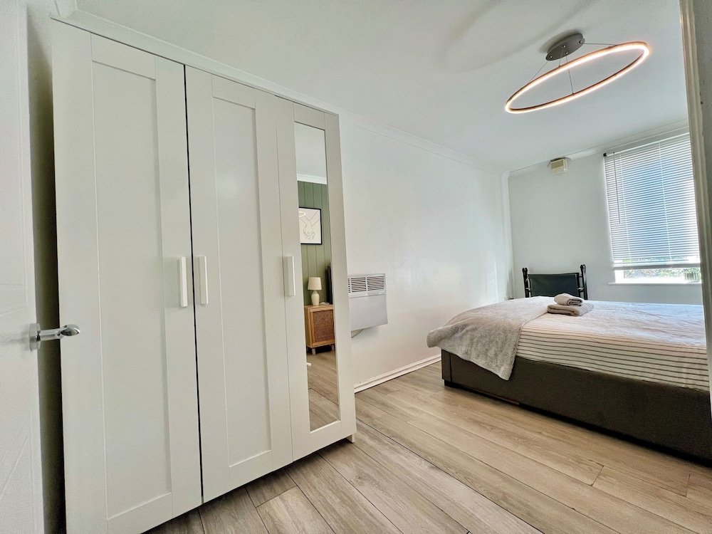 London Oasis Apartment Escape