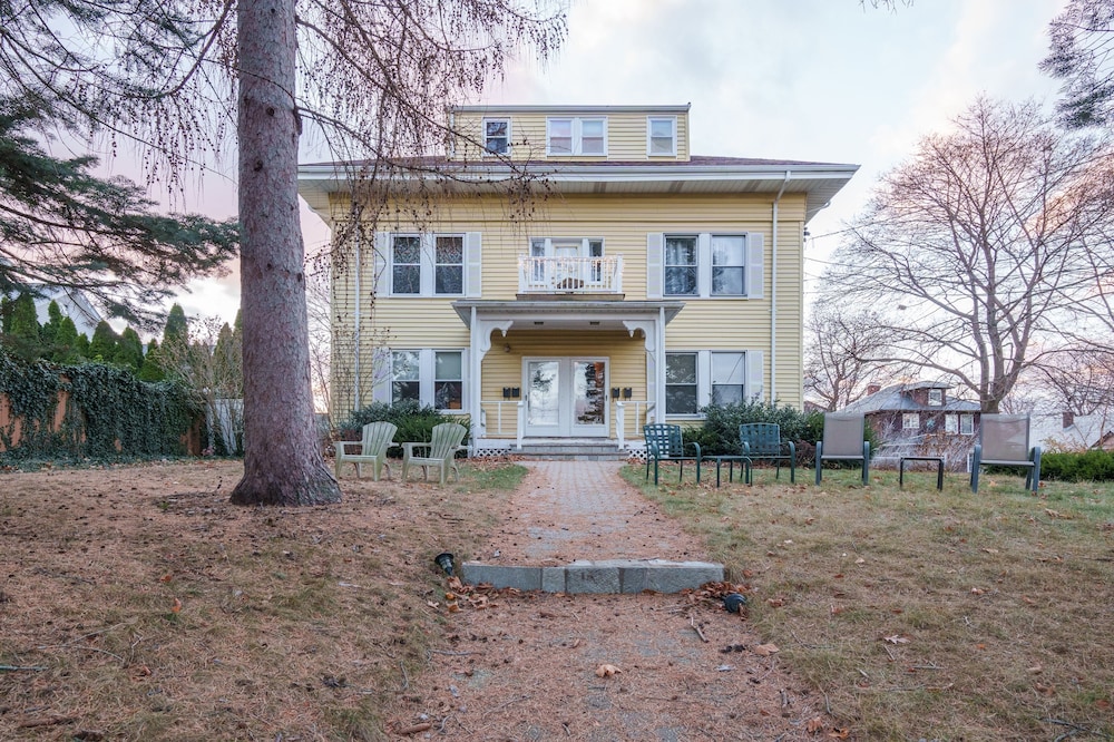 Charming Belmont Condo Near Boston 2 Bedroom Condo