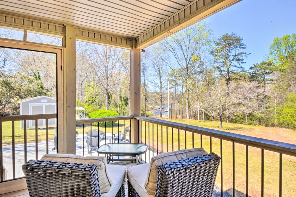 Georgia Getaway w/ 2-story Dock By Lake Hartwell - Property Image 8