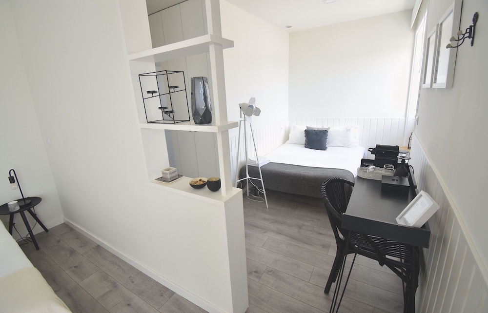 JR Studios & Suites — photo 33