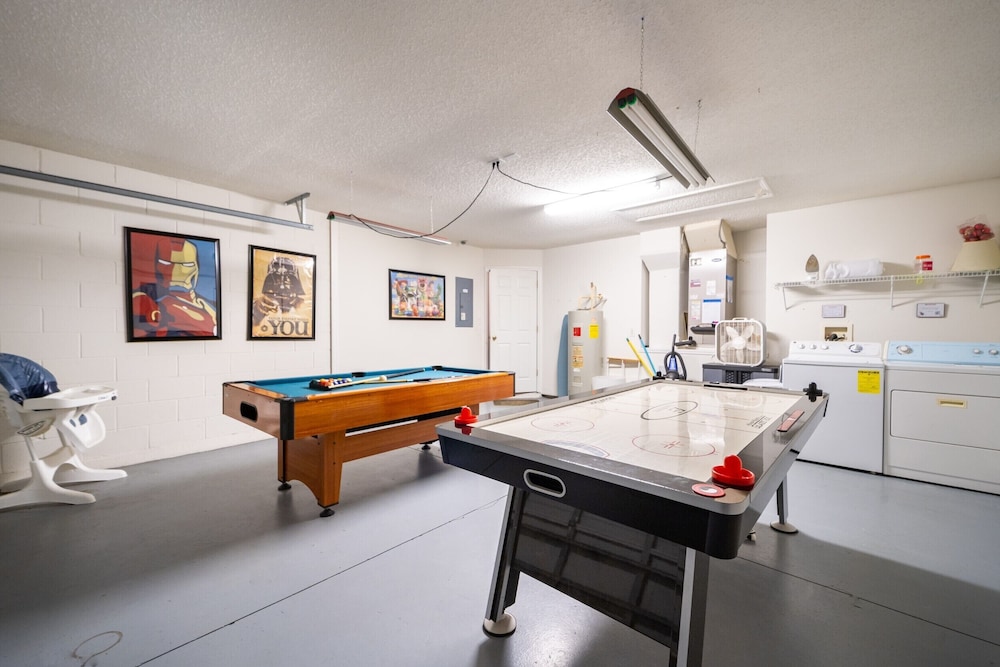 Family-friendly Pool Home Spa Games Room 87217 - Image 4