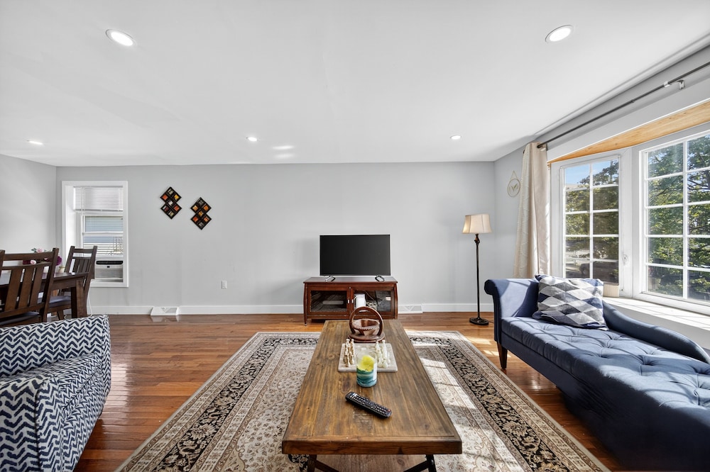 Stylish Downtown Retreat Steps To Nyc 3 Bedroom Duplex