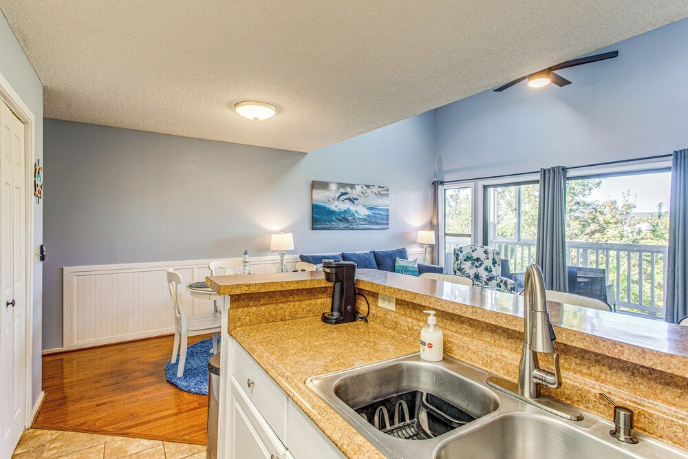 Golf, Gamble & Deep-sea Fish: Little River Condo