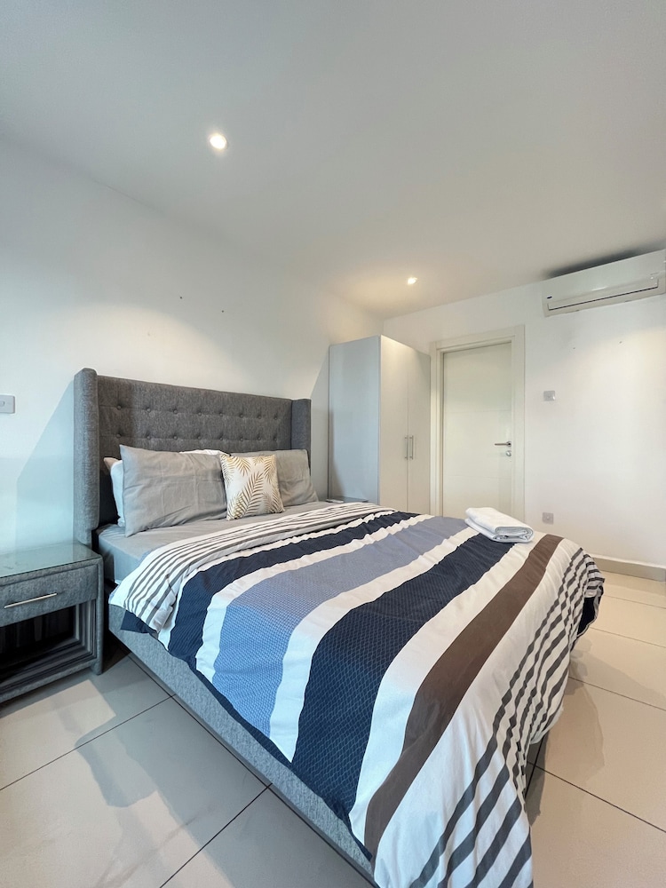 Easy Stay at Embassy Gardens Apartment