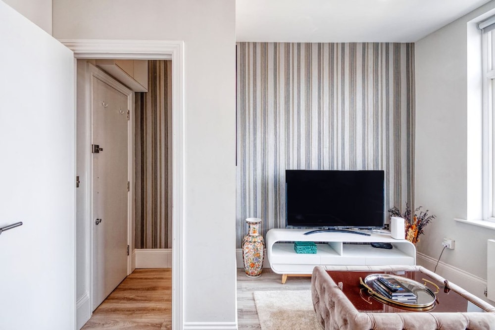 The Village Vixen- Hampstead Village - by Out of Office Lifestyle