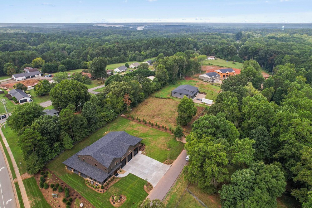 The Luxe Barn Home for 4