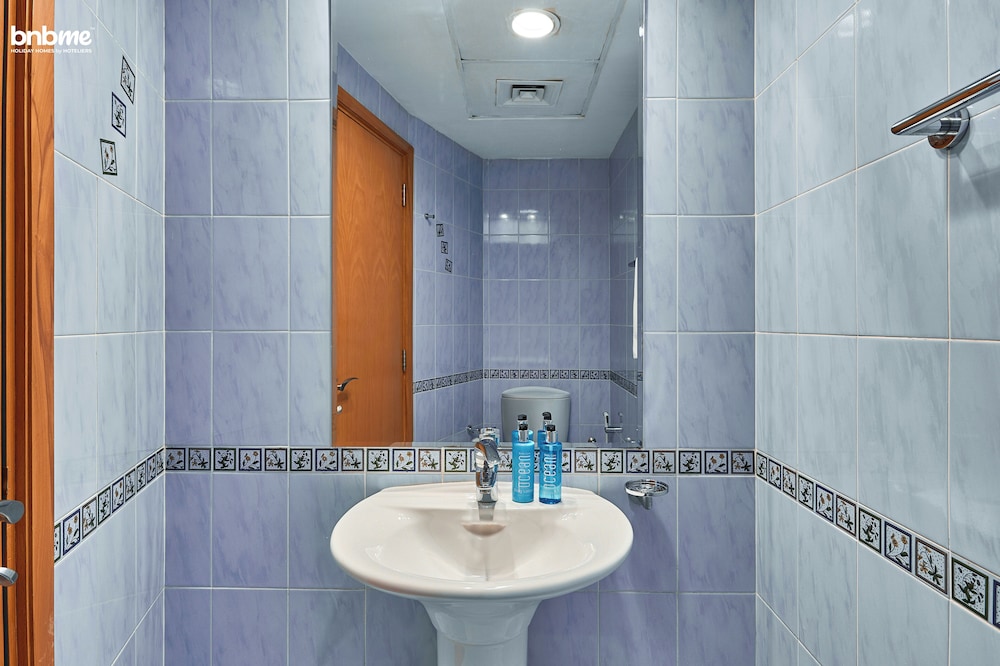 bnbme | Damac Waves Tower | 3 + Maids