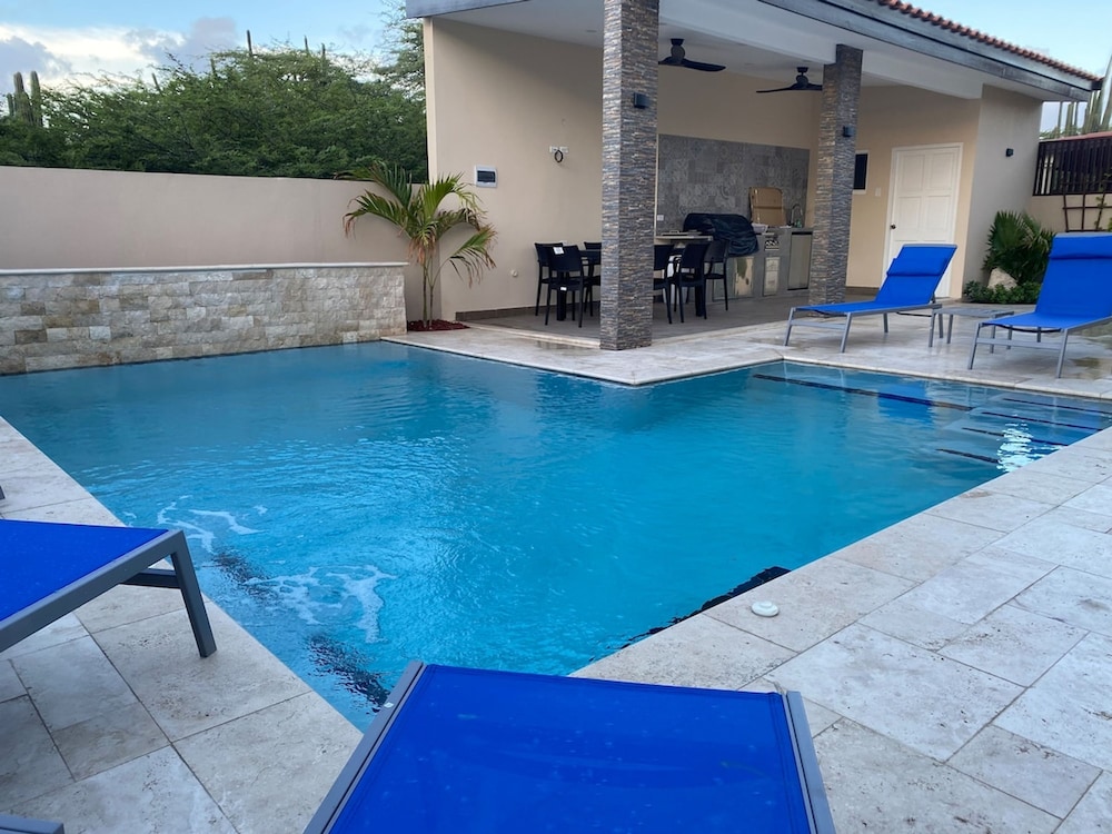 Luxury Noord 3 2 Villa - W Private Saltwater Pool
