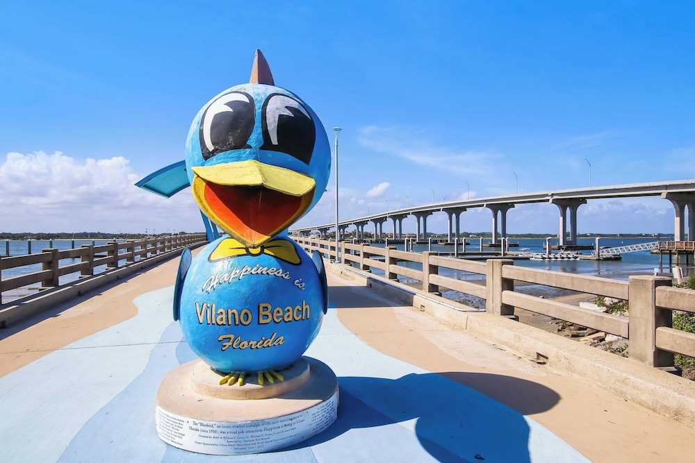 Serenity at Surfside by Avantstay Pool, Porches, Fire Pit & Arcade Near Vilano Beach