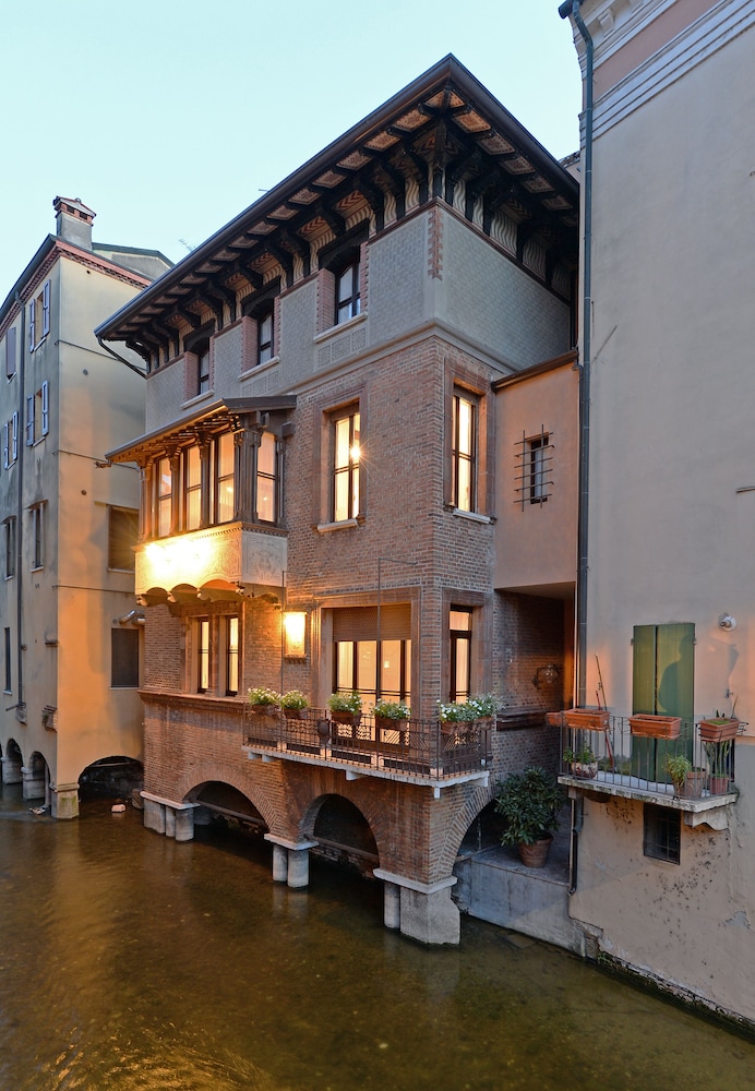 Casa Schirolli