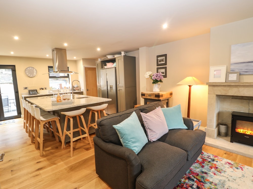 1 Stansfield Mews