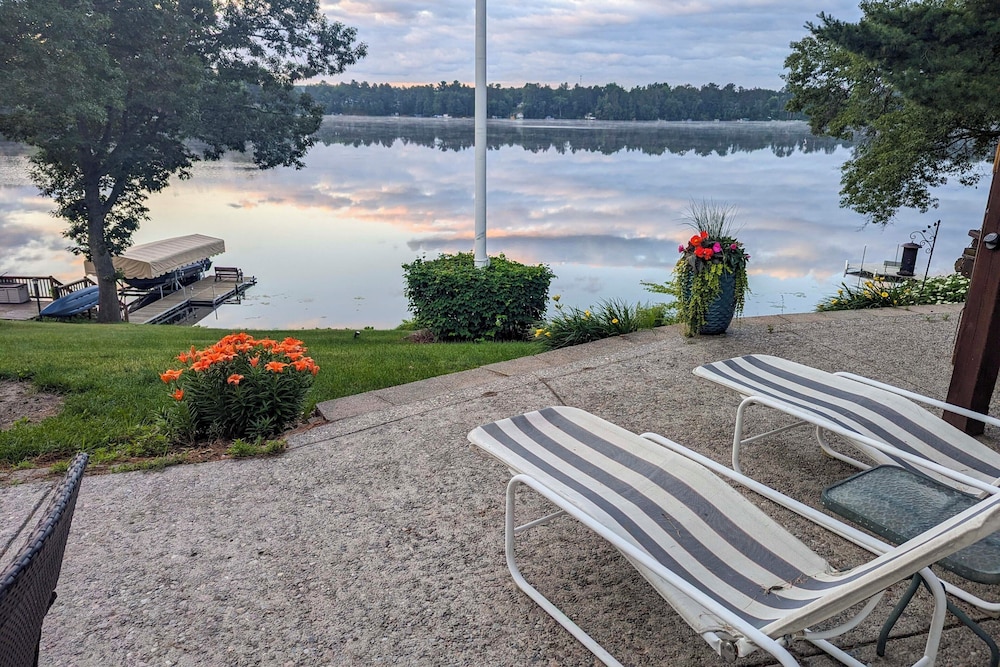Dock, Deck & View: Lakefront Chippewa Falls Studio
