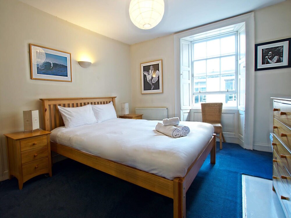 JOIVY Thistle Street - Heart of the City 2-bedroom Apt view 2