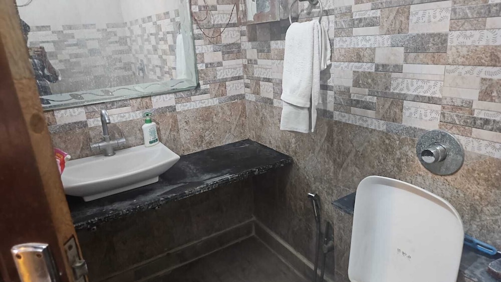 Castle Inn Serviced Apartment
