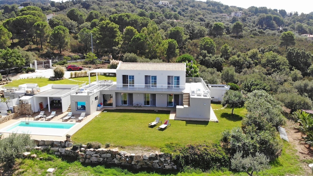 Villa Rita 6 in Cefal view 3
